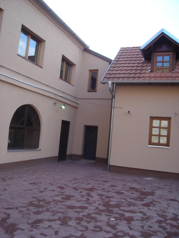 Rooms Milin Lagum Irig Exteriör bild